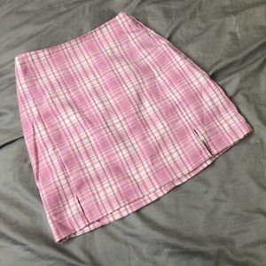 BNWT brandy melville cara skirt in pink OS